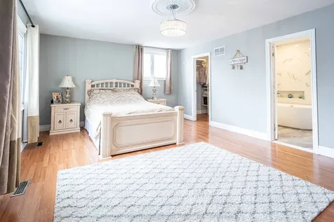 32 Madrid Crescent Brampton ON L6S 2X4