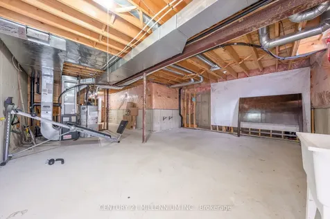 15 Tundra Swan Road Brampton ON L6R 3L4