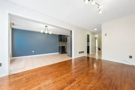 15 Tundra Swan Road Brampton ON L6R 3L4