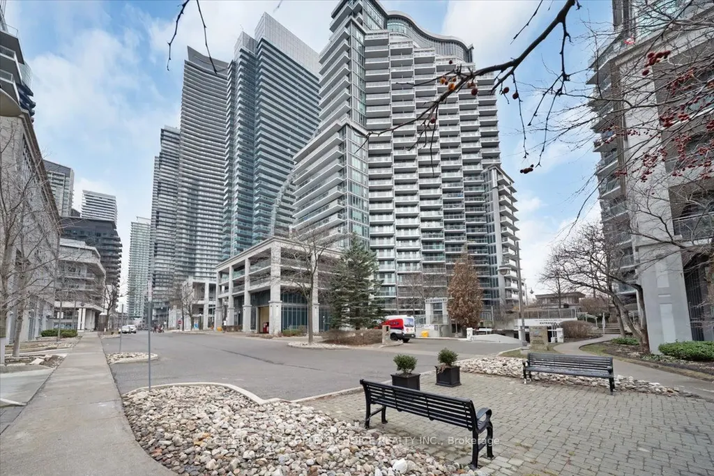 2121 Lake Shore Boulevard W Toronto ON M8V 2E9