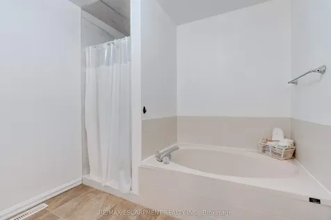 2197 Donald Road Burlington ON L7M 3R8