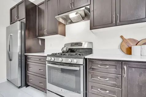 58 Orangeblossom Trail Brampton ON L6X 0E4