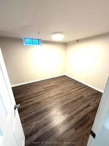 29 Mistdale Crescent Brampton ON L7A 1S2