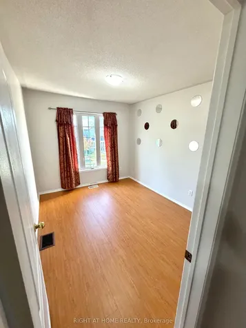 29 Mistdale Crescent Brampton ON L7A 1S2