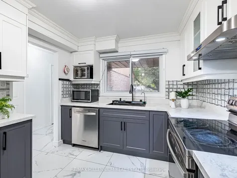 35 Scottsdale Court Brampton ON L6W 3R8