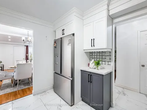 35 Scottsdale Court Brampton ON L6W 3R8