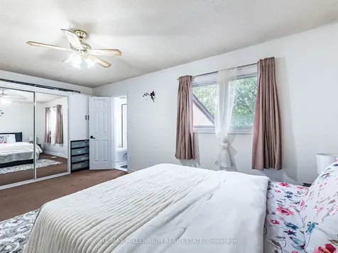 35 Scottsdale Court Brampton ON L6W 3R8