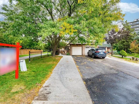 35 Scottsdale Court Brampton ON L6W 3R8