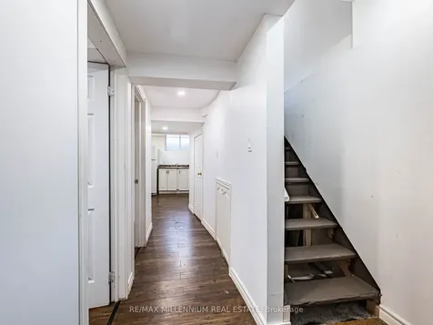 35 Scottsdale Court Brampton ON L6W 3R8