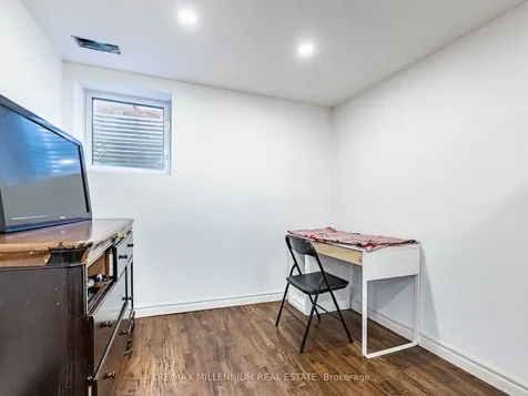 35 Scottsdale Court Brampton ON L6W 3R8