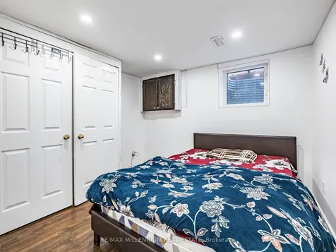 35 Scottsdale Court Brampton ON L6W 3R8