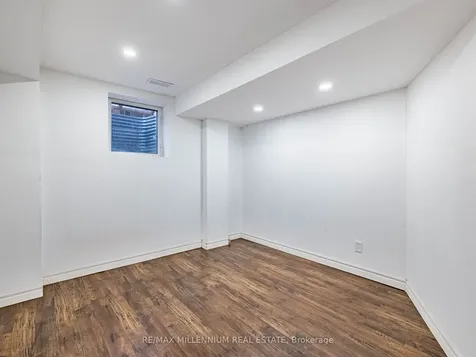 35 Scottsdale Court Brampton ON L6W 3R8