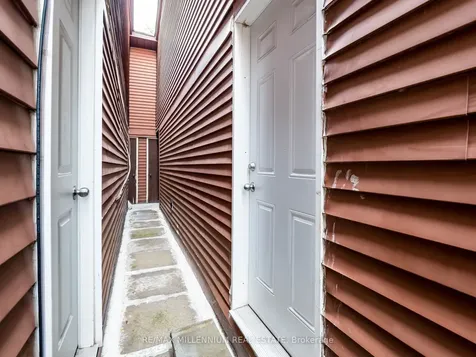 35 Scottsdale Court Brampton ON L6W 3R8