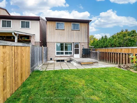 35 Scottsdale Court Brampton ON L6W 3R8