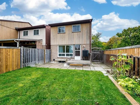 35 Scottsdale Court Brampton ON L6W 3R8