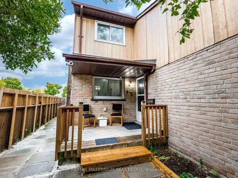 35 Scottsdale Court Brampton ON L6W 3R8