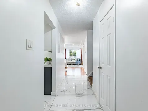 35 Scottsdale Court Brampton ON L6W 3R8