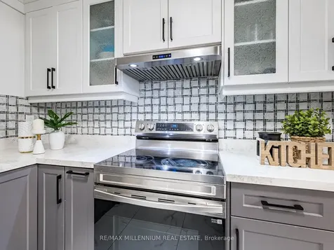 35 Scottsdale Court Brampton ON L6W 3R8