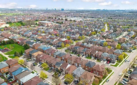 36 Roxton Crescent Brampton ON L7A 2A9