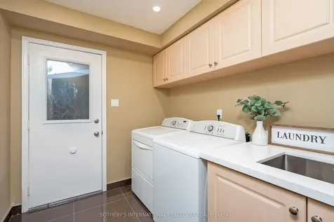 1599 Hermant Court Mississauga ON L5H 3T1