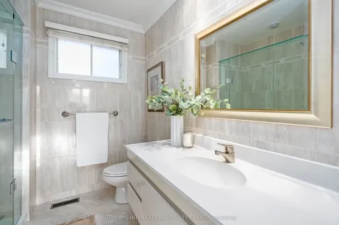 1599 Hermant Court Mississauga ON L5H 3T1