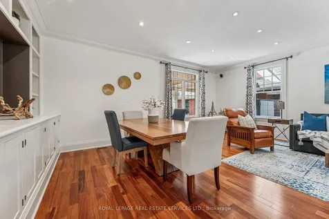 335 Lakeshore Road W Oakville ON L6K 1G3