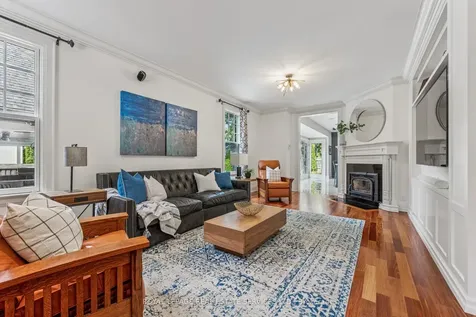335 Lakeshore Road W Oakville ON L6K 1G3