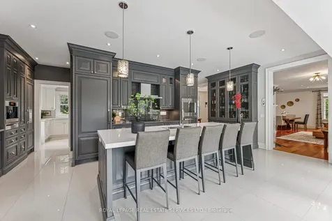 335 Lakeshore Road W Oakville ON L6K 1G3