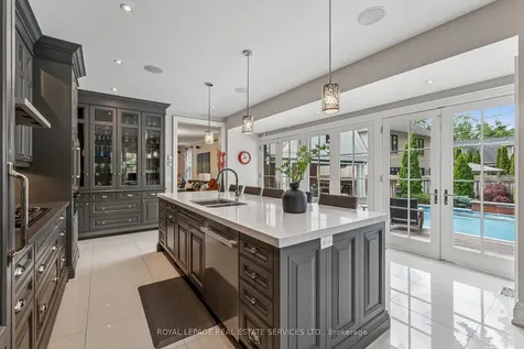 335 Lakeshore Road W Oakville ON L6K 1G3
