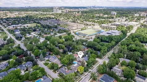 335 Lakeshore Road W Oakville ON L6K 1G3
