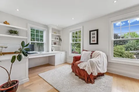 335 Lakeshore Road W Oakville ON L6K 1G3