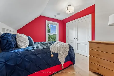 335 Lakeshore Road W Oakville ON L6K 1G3