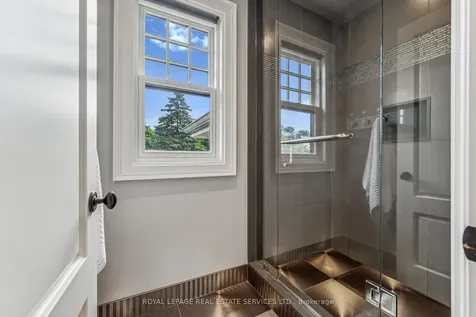 335 Lakeshore Road W Oakville ON L6K 1G3