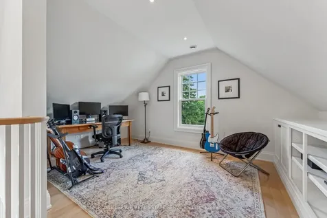 335 Lakeshore Road W Oakville ON L6K 1G3