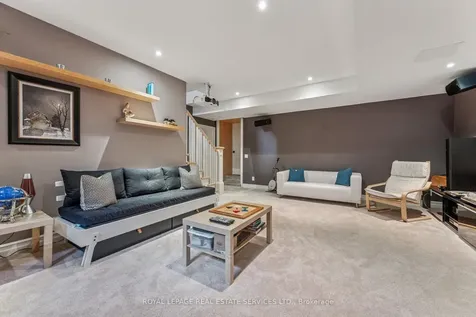 335 Lakeshore Road W Oakville ON L6K 1G3