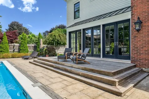 335 Lakeshore Road W Oakville ON L6K 1G3