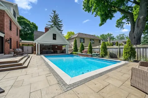 335 Lakeshore Road W Oakville ON L6K 1G3