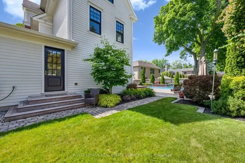 335 Lakeshore Road W Oakville ON L6K 1G3