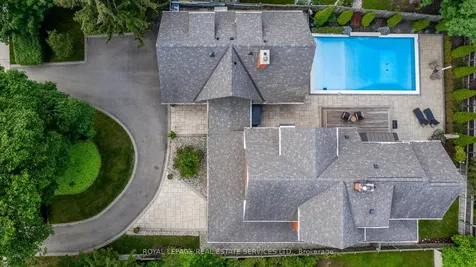 335 Lakeshore Road W Oakville ON L6K 1G3