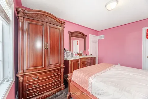 39 Rattlesnake Road Brampton ON L6R 3B9