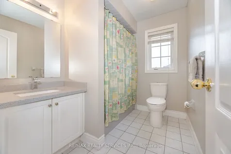 39 Rattlesnake Road Brampton ON L6R 3B9