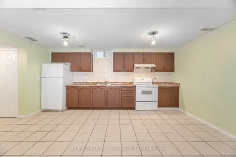 39 Rattlesnake Road Brampton ON L6R 3B9