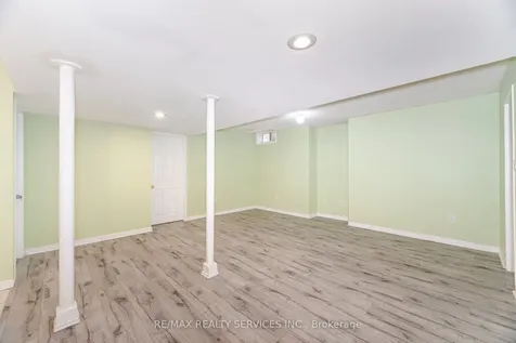 39 Rattlesnake Road Brampton ON L6R 3B9