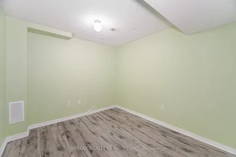 39 Rattlesnake Road Brampton ON L6R 3B9