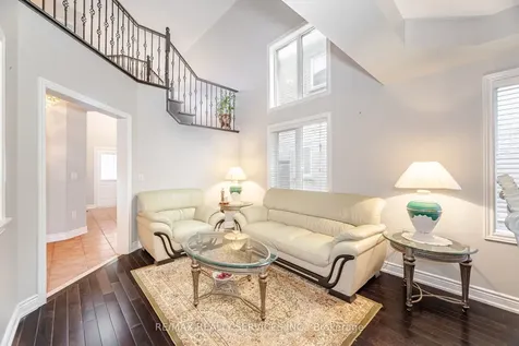 39 Rattlesnake Road Brampton ON L6R 3B9