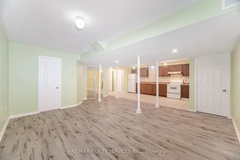 39 Rattlesnake Road Brampton ON L6R 3B9