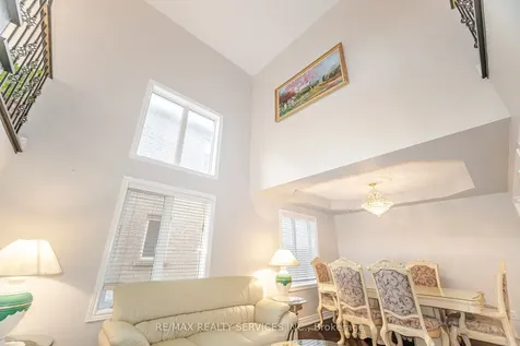 39 Rattlesnake Road Brampton ON L6R 3B9