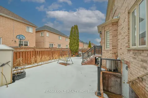 80 Octillo Boulevard Brampton ON L6R 2V6