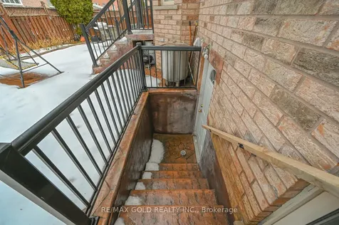 80 Octillo Boulevard Brampton ON L6R 2V6