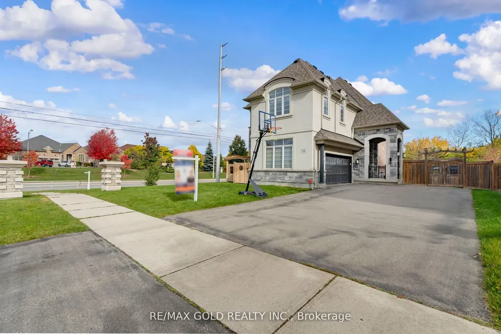 34 Rhapsody Crescent Brampton ON L6P 4E8